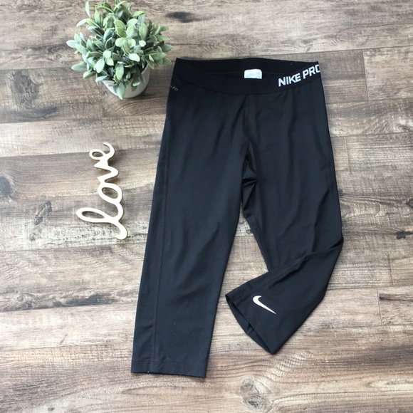 Nike Pants - Nike Pro Black Crop Workout Pants